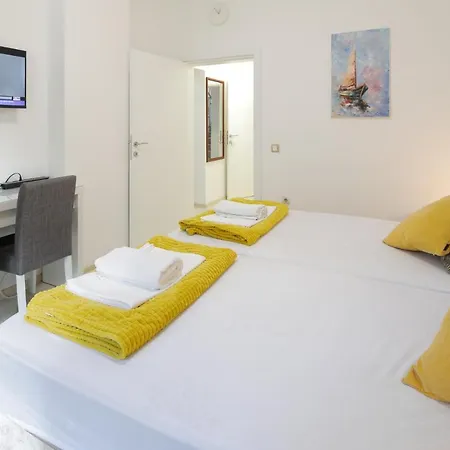 Aviator & Nikola Tesla Airport Belgrade Appartement Surčin