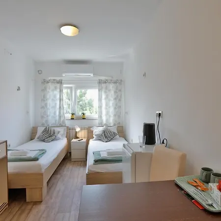 Apartment Aviator & Nikola Tesla Airport Belgrade Surcin
