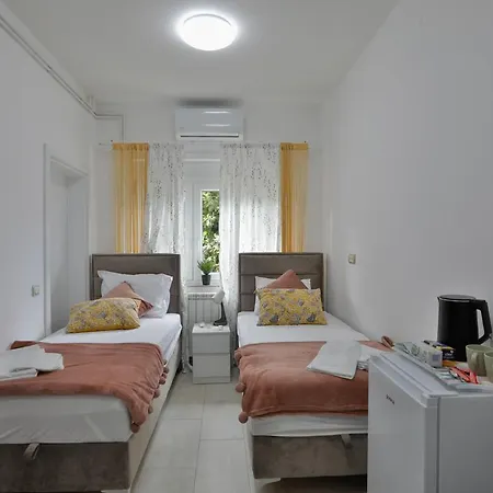 Aviator & Nikola Tesla Airport Belgrade * Surčin