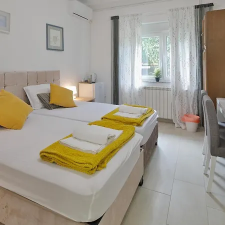 Apartment Aviator & Nikola Tesla Airport Belgrade *