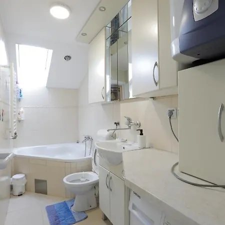 Aviator & Nikola Tesla Airport Belgrade Apartment